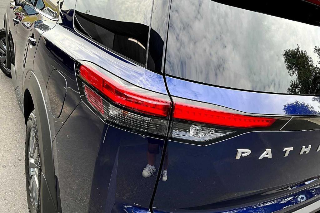 new 2025 Nissan Pathfinder car, priced at $41,880