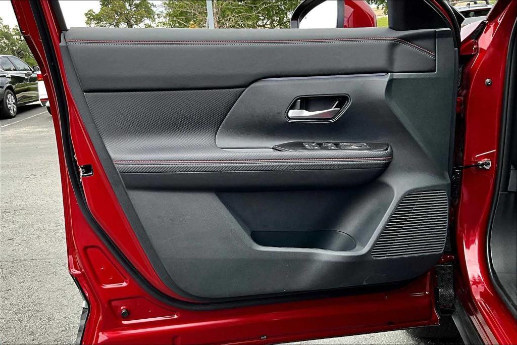 new 2025 Nissan Kicks car, priced at $28,020