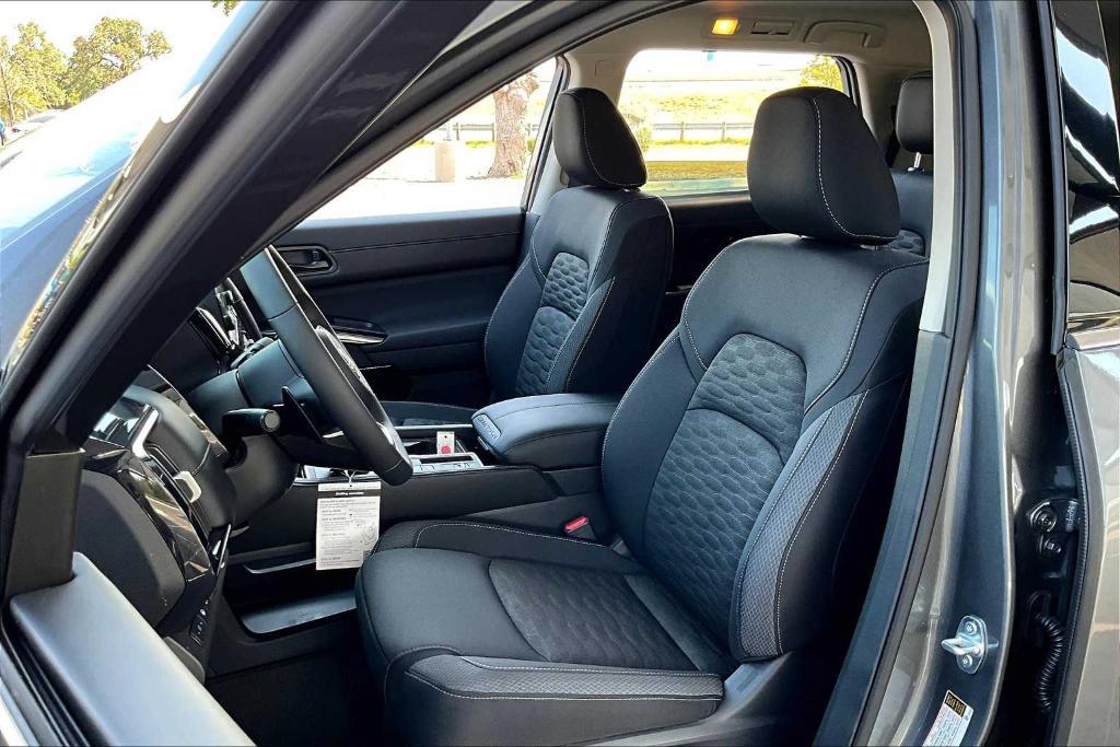 new 2025 Nissan Pathfinder car, priced at $41,455