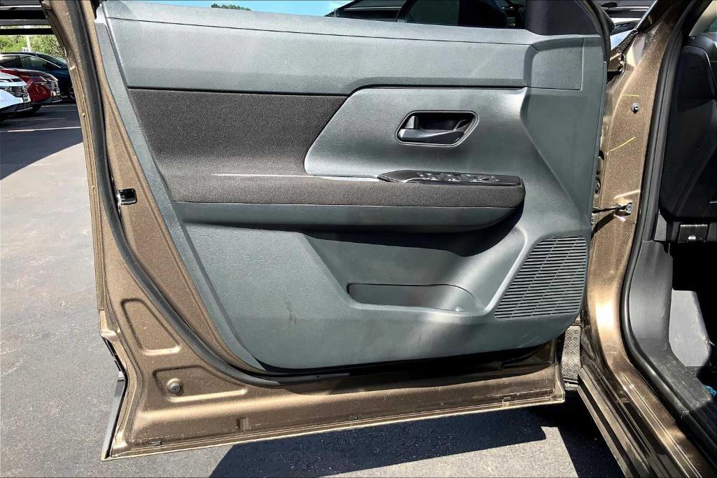 new 2025 Nissan Kicks car, priced at $25,505