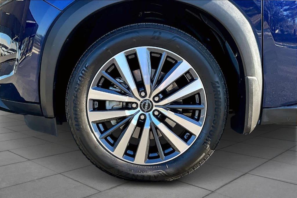 used 2022 Nissan Pathfinder car, priced at $31,389