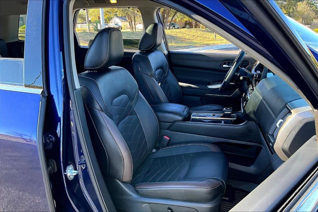 used 2022 Nissan Pathfinder car, priced at $31,389