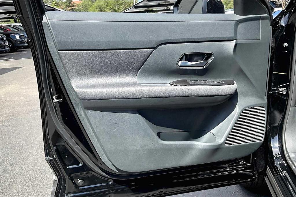 new 2025 Nissan Kicks car, priced at $26,450