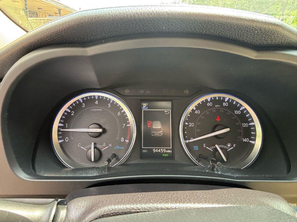 used 2019 Toyota Highlander car, priced at $25,870