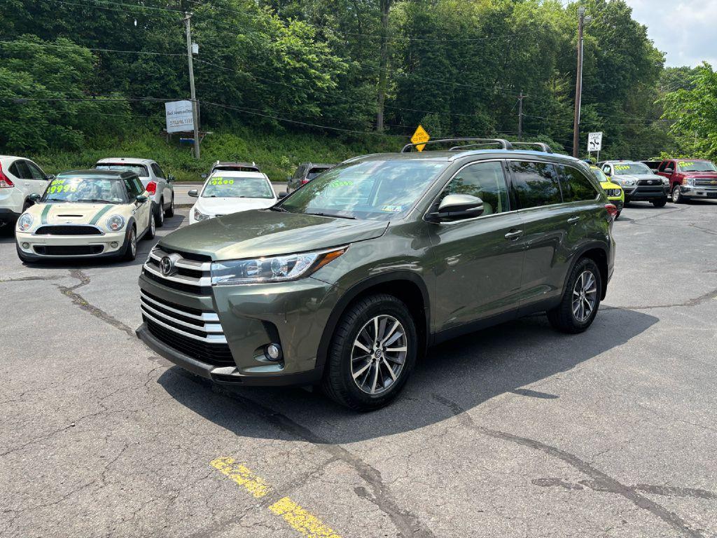 used 2019 Toyota Highlander car, priced at $25,870
