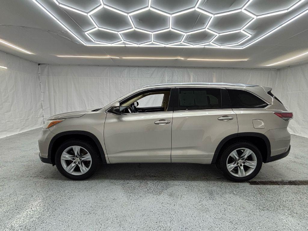 used 2015 Toyota Highlander car, priced at $16,859