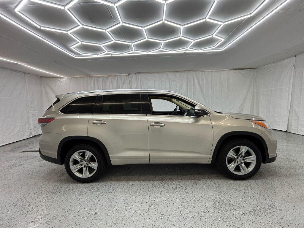 used 2015 Toyota Highlander car, priced at $16,859