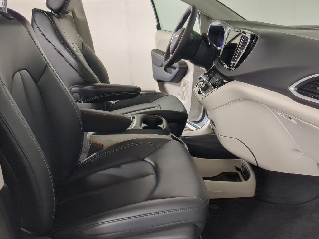 used 2024 Chrysler Pacifica car, priced at $29,500