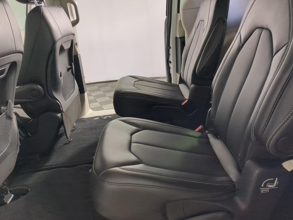 used 2024 Chrysler Pacifica car, priced at $29,500