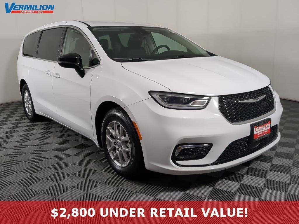 used 2024 Chrysler Pacifica car, priced at $29,500