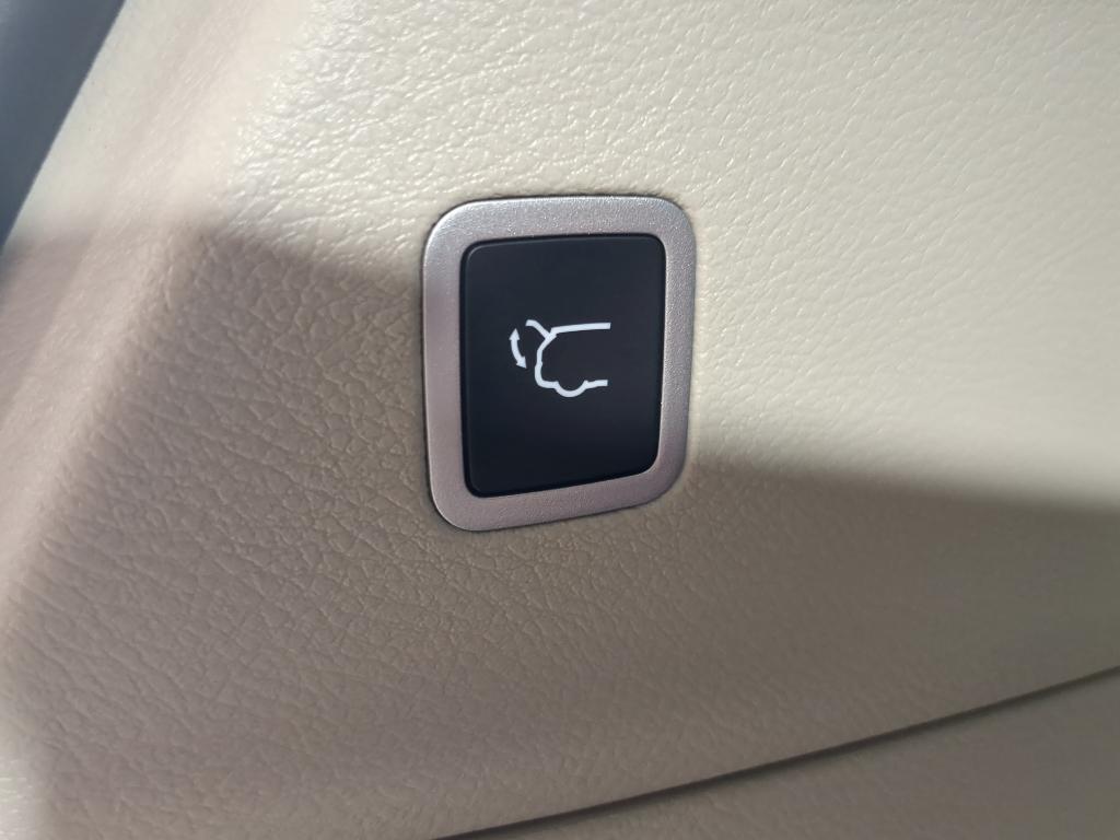 used 2024 Chrysler Pacifica car, priced at $29,500