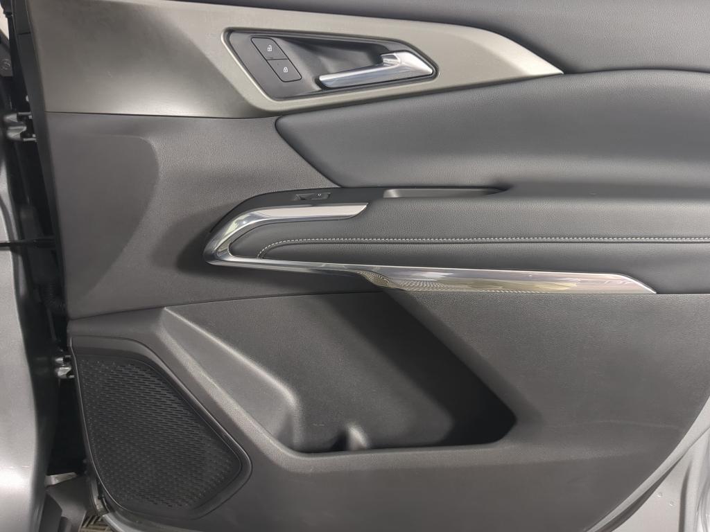 used 2025 Chevrolet Traverse car, priced at $37,698