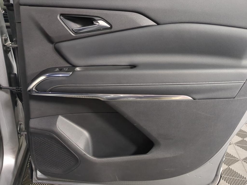 used 2025 Chevrolet Traverse car, priced at $37,698