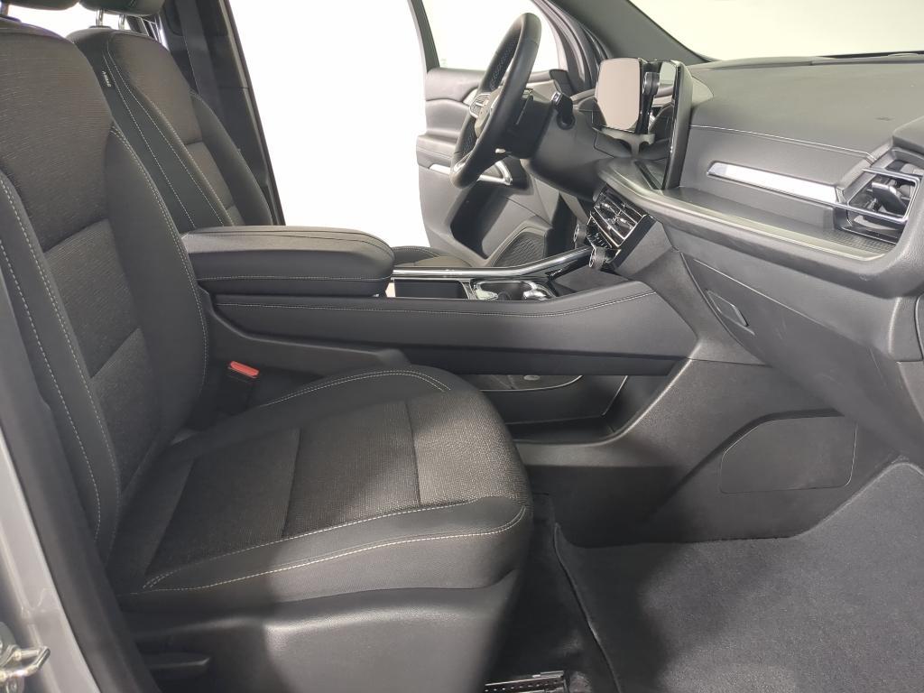 used 2025 Chevrolet Traverse car, priced at $37,698