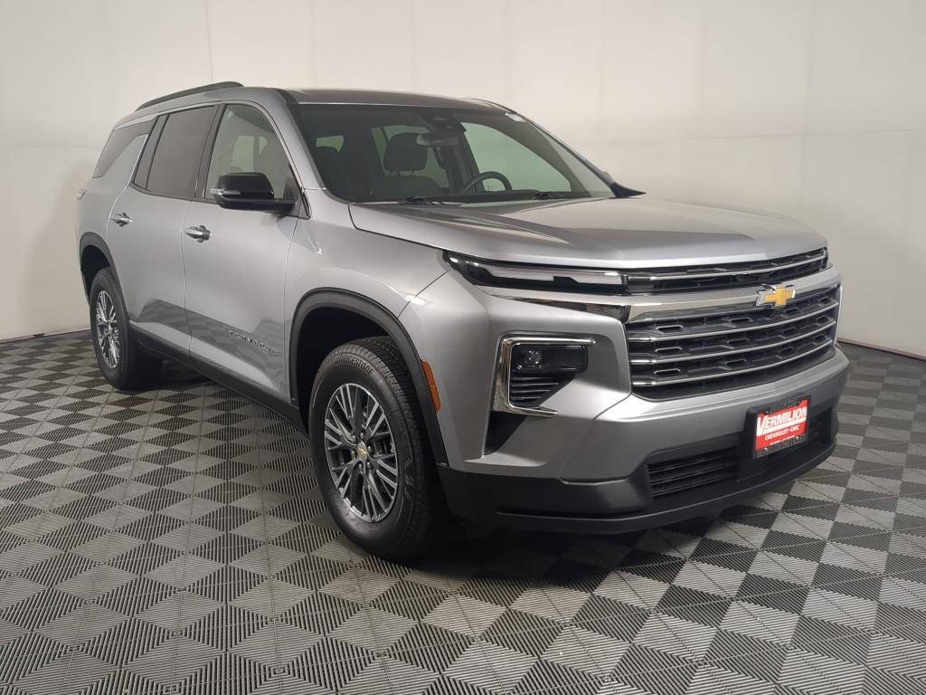 used 2025 Chevrolet Traverse car, priced at $37,698