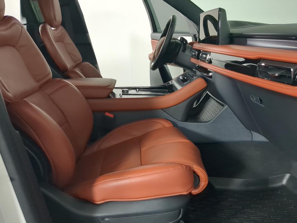 used 2025 Lincoln Aviator car, priced at $69,000