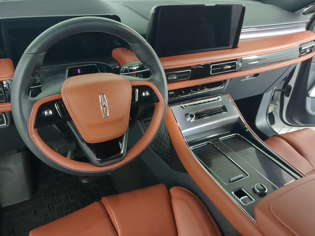 used 2025 Lincoln Aviator car, priced at $69,000