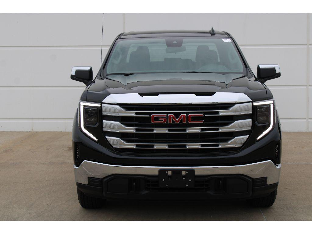 new 2025 GMC Sierra 1500 car, priced at $47,945
