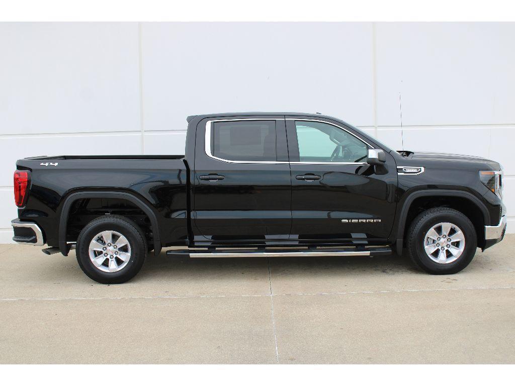 new 2025 GMC Sierra 1500 car, priced at $47,945