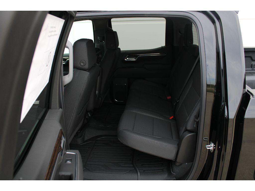 new 2025 GMC Sierra 1500 car, priced at $47,945