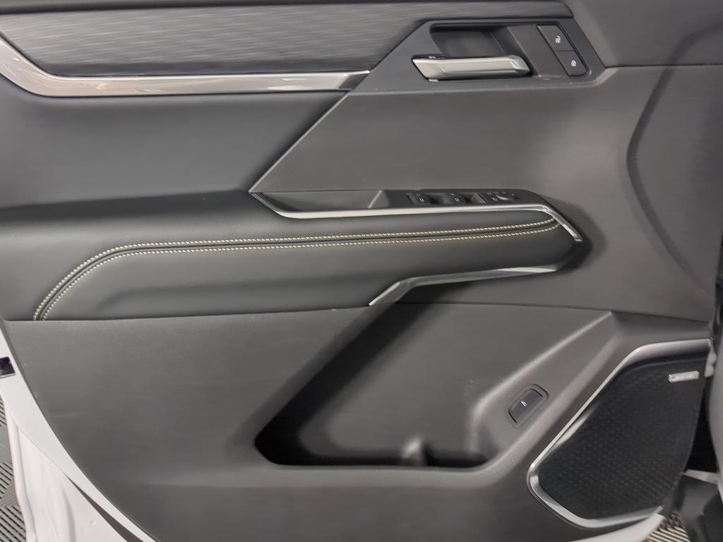 used 2025 GMC Acadia car, priced at $34,500