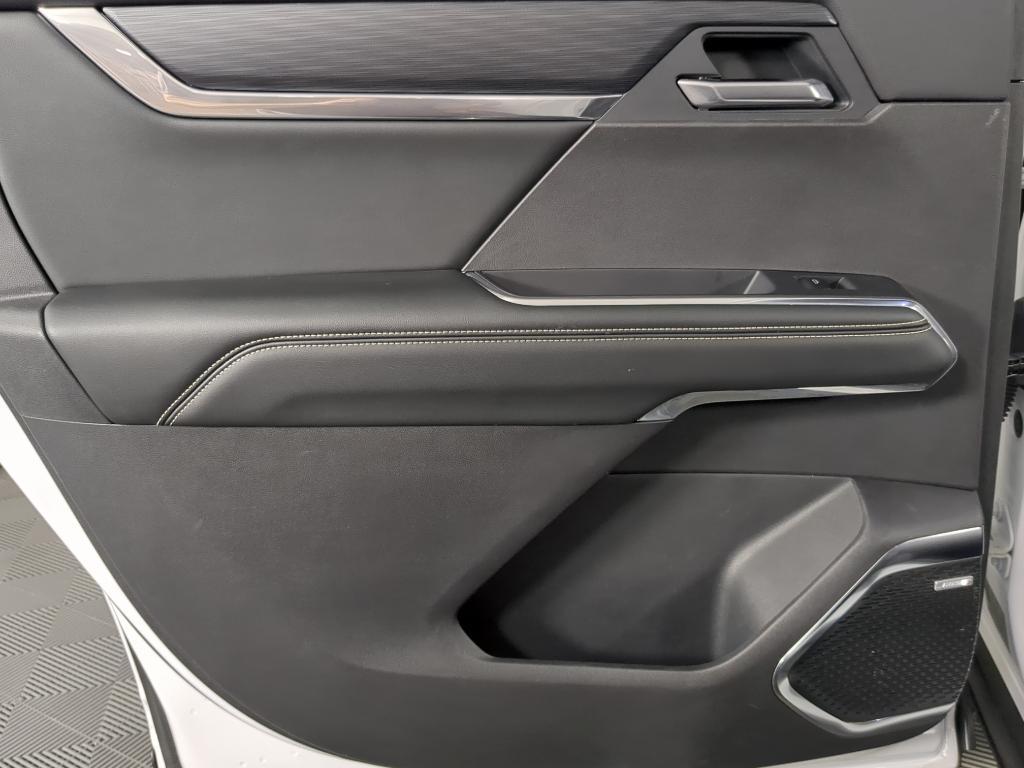 used 2025 GMC Acadia car, priced at $34,500