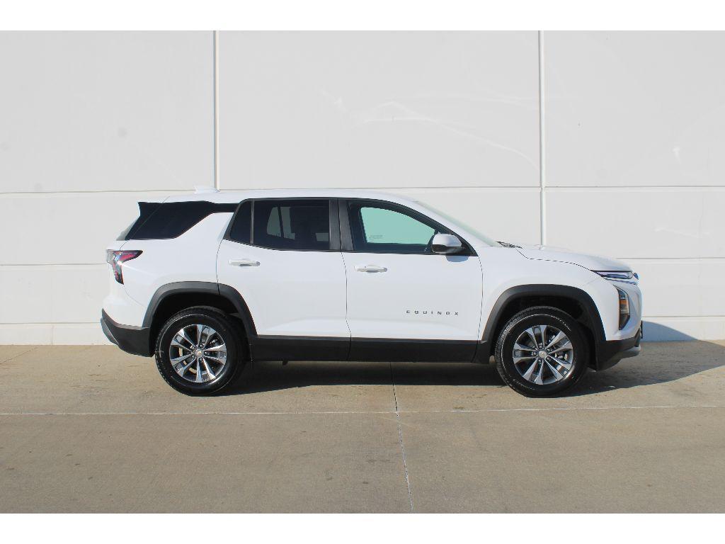 new 2026 Chevrolet Equinox car, priced at $33,787