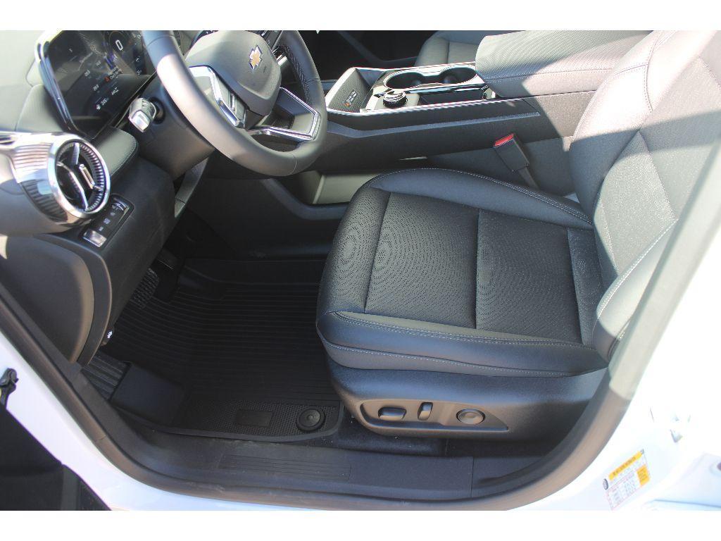 new 2026 Chevrolet Equinox car, priced at $33,787