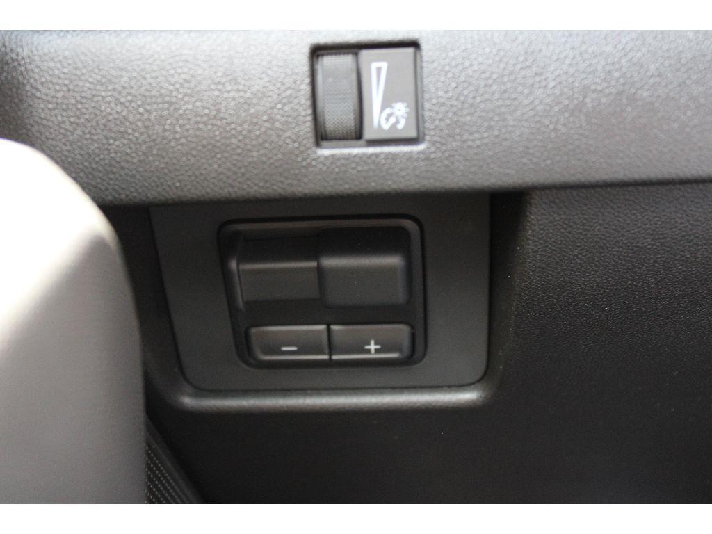 new 2025 Chevrolet Colorado car, priced at $28,648