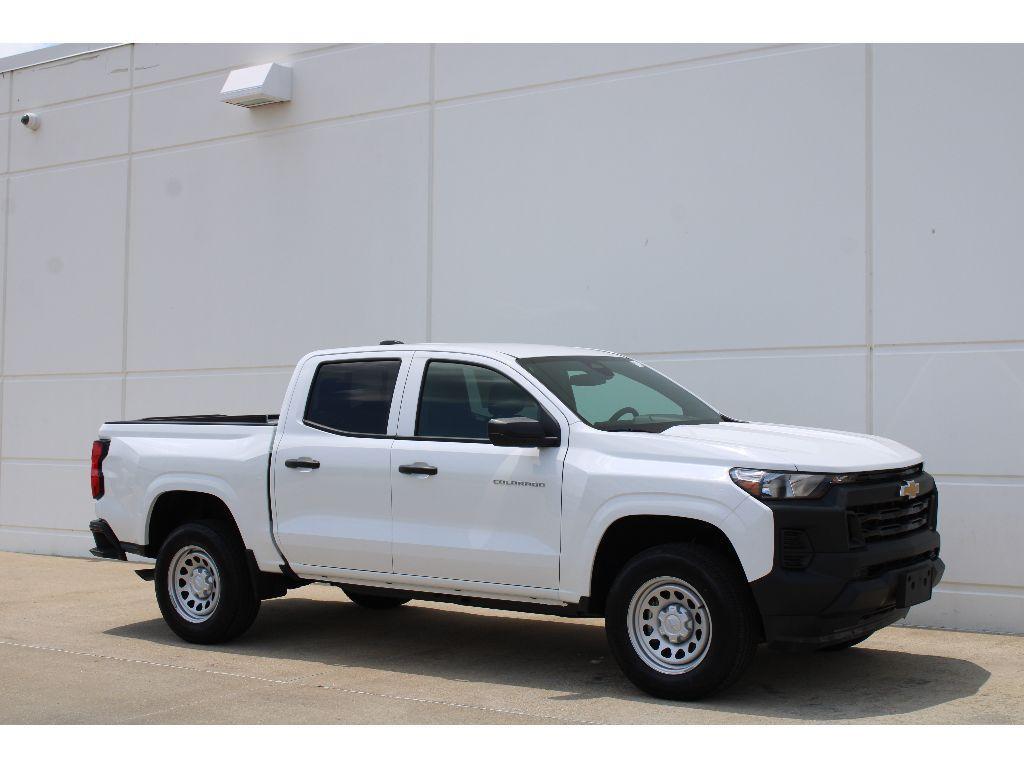 new 2025 Chevrolet Colorado car, priced at $28,648