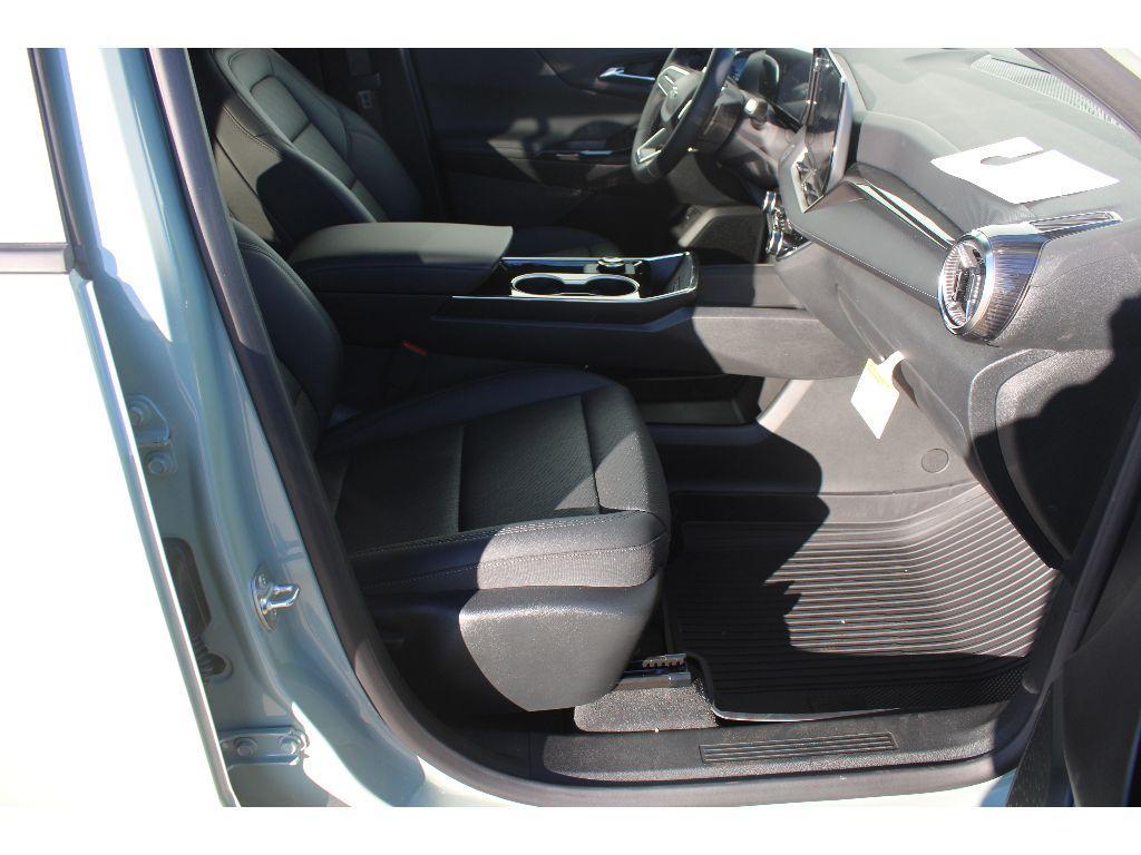 new 2026 Chevrolet Equinox car, priced at $35,618