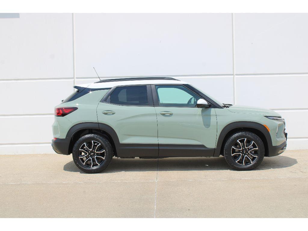 new 2026 Chevrolet TrailBlazer car, priced at $27,358