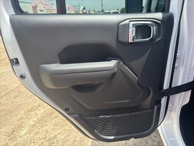 new 2025 Jeep Wrangler car, priced at $48,276