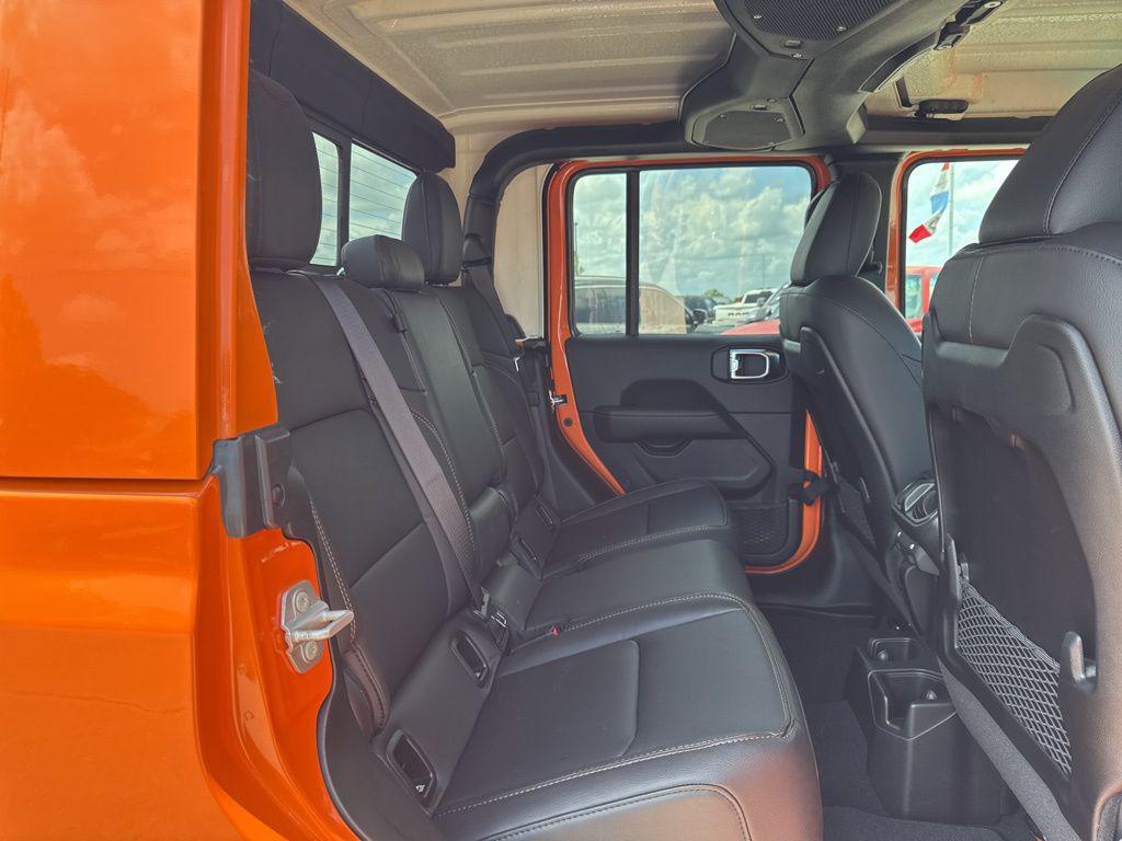 new 2025 Jeep Gladiator car, priced at $44,285