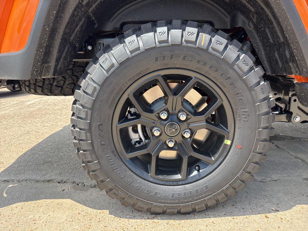 new 2025 Jeep Gladiator car, priced at $44,285