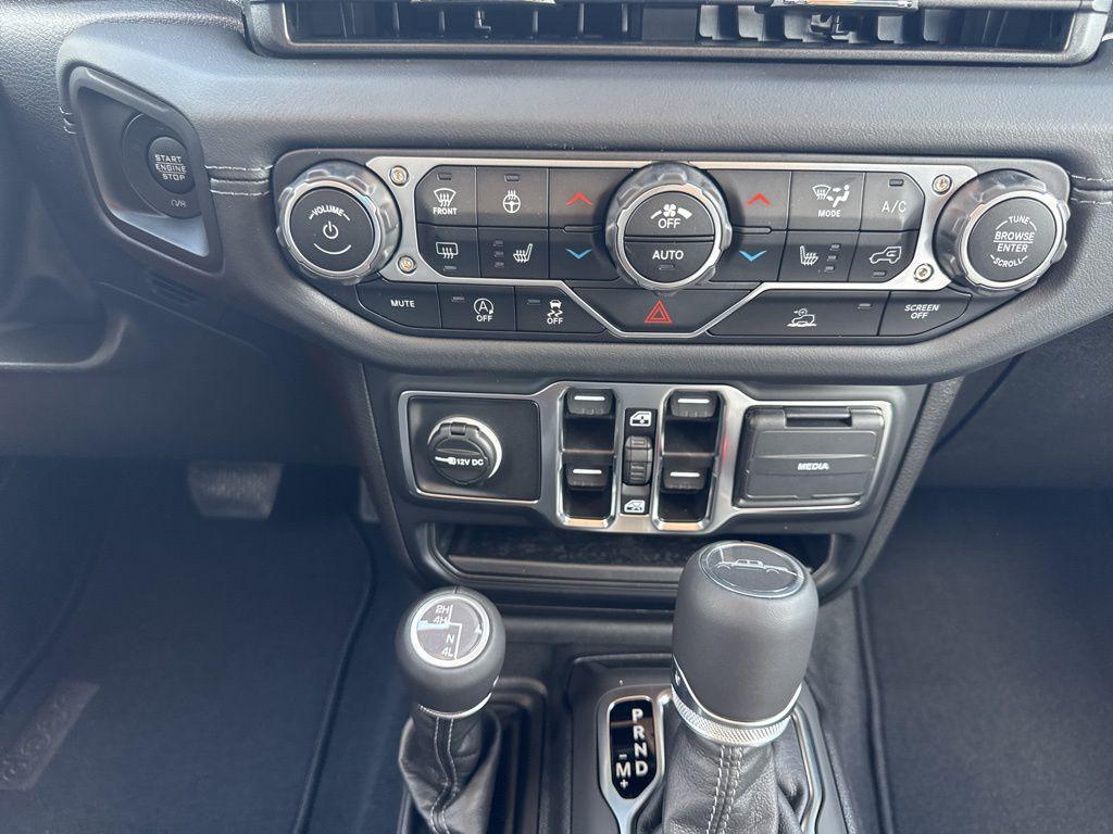 new 2025 Jeep Gladiator car, priced at $44,285