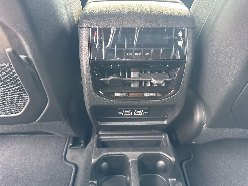 new 2025 Jeep Grand Cherokee L car, priced at $36,250