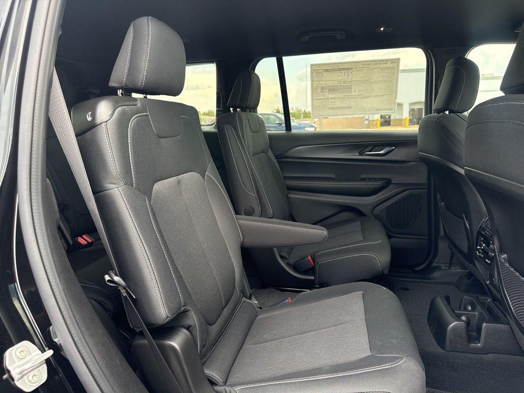 new 2025 Jeep Grand Cherokee L car, priced at $36,250