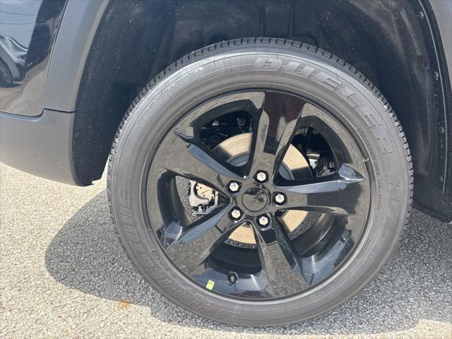 new 2025 Jeep Grand Cherokee car, priced at $40,474