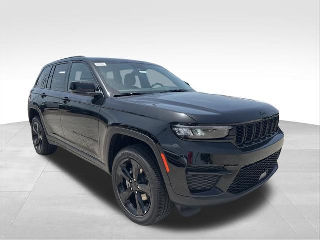 new 2025 Jeep Grand Cherokee car, priced at $40,474