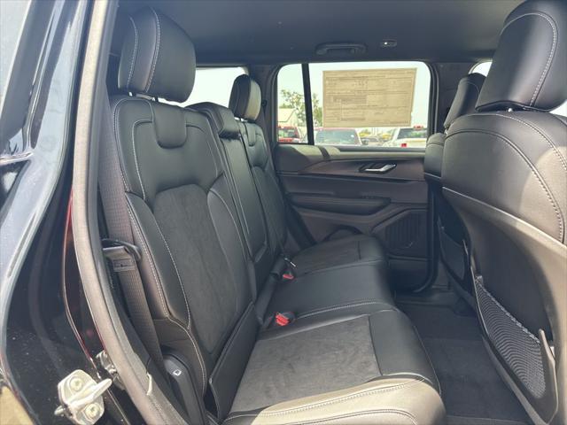 new 2025 Jeep Grand Cherokee car, priced at $40,474