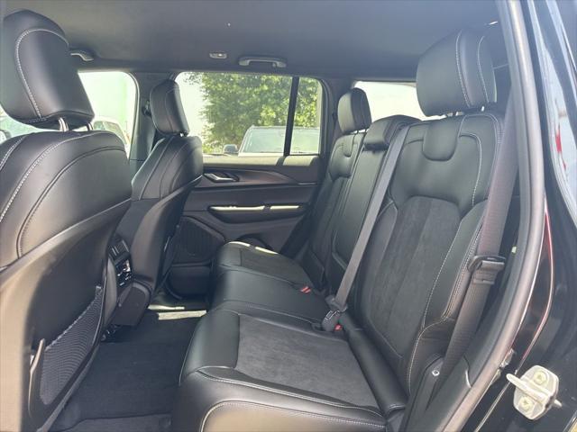 new 2025 Jeep Grand Cherokee car, priced at $40,474