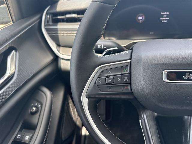 new 2025 Jeep Grand Cherokee car, priced at $40,474