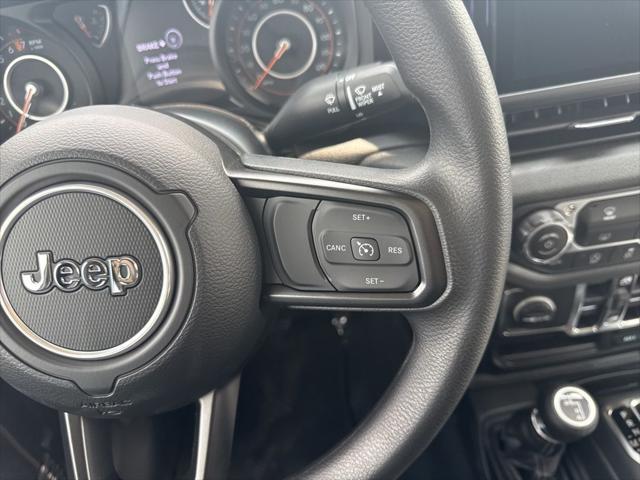 new 2025 Jeep Gladiator car, priced at $40,912