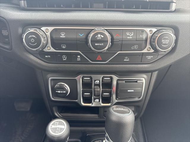 new 2025 Jeep Gladiator car, priced at $40,912