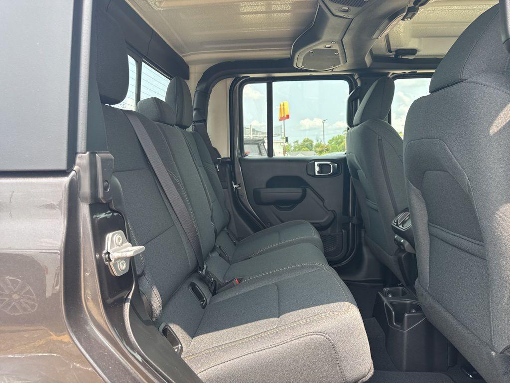 new 2025 Jeep Gladiator car, priced at $44,150
