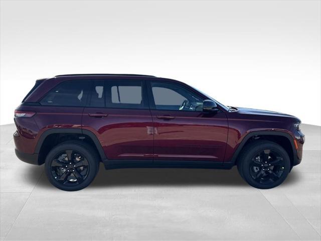 new 2025 Jeep Grand Cherokee car, priced at $40,170