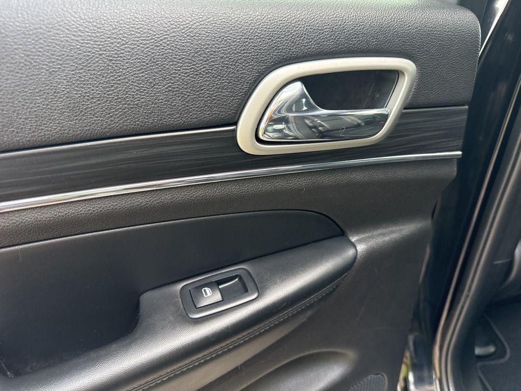 used 2021 Jeep Grand Cherokee car, priced at $22,500