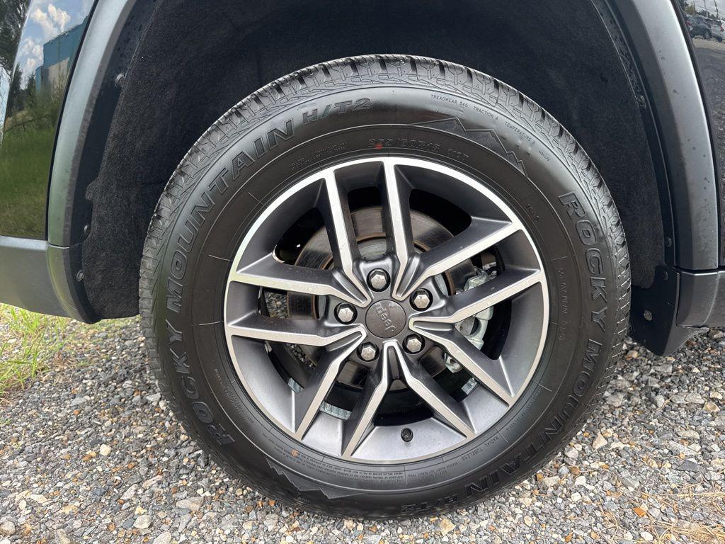 used 2021 Jeep Grand Cherokee car, priced at $22,500