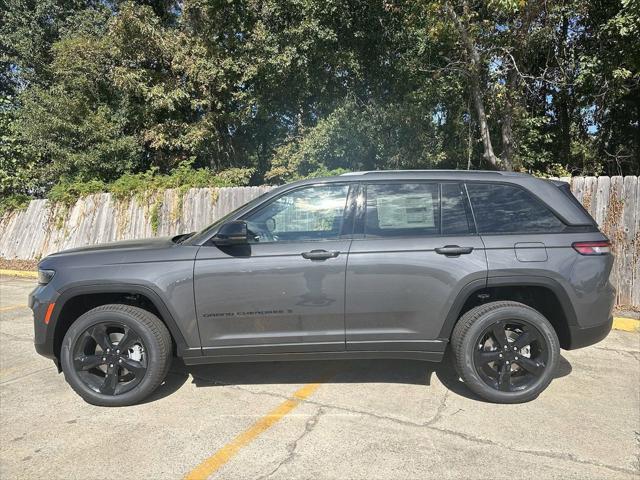 new 2025 Jeep Grand Cherokee car, priced at $48,530